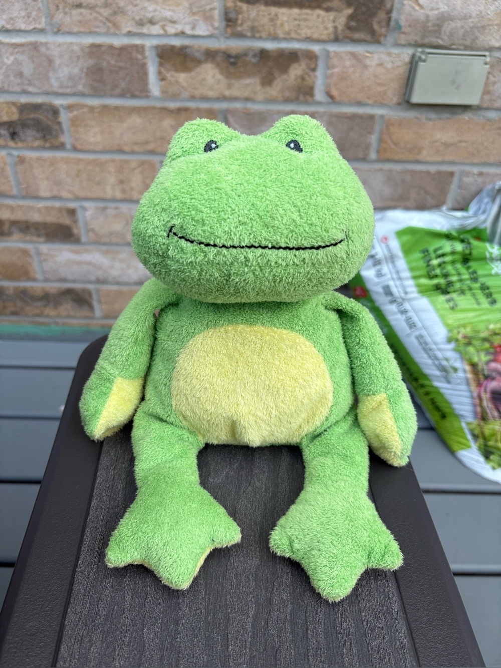 2010 Ty Pluffies Green Yellow Ponds The Frog Plush Stuffed Animal Beanie